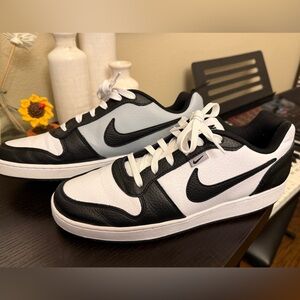 Nike Men’s Shoes Ebernon Low Premium Black White Grey Size 11 Sneakers EUC!